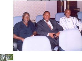 Pr EHUA Somian Francis et confrères lors de la rencontre fondatrice de 2004